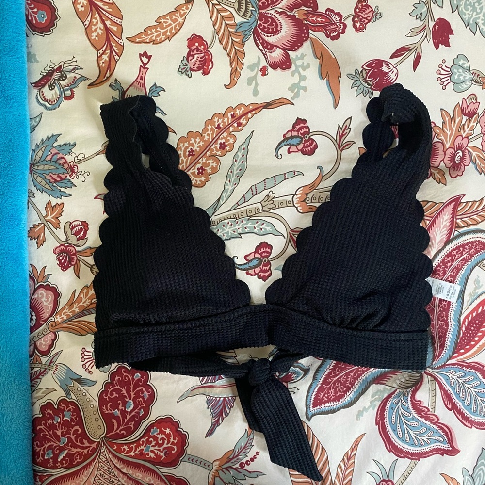 Aerie scalloped waffle knit triangle bikini top, M